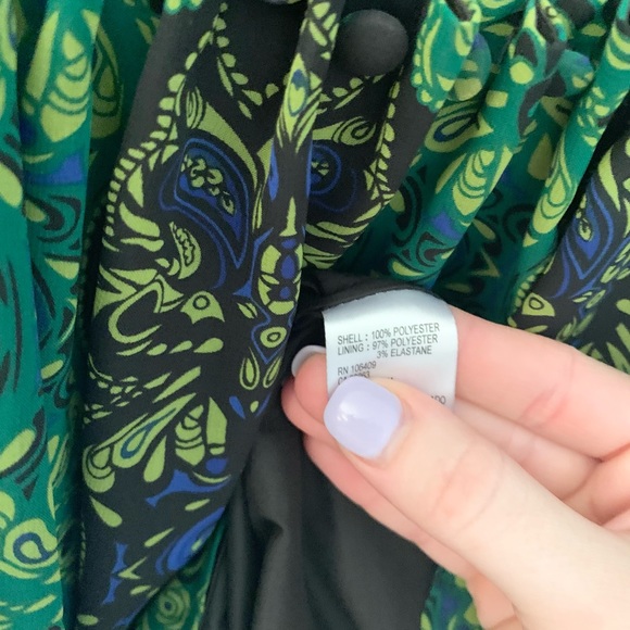 Gianni Bini - Green and Black printed Blouse - XS - Like New! - Picture 8 of 8